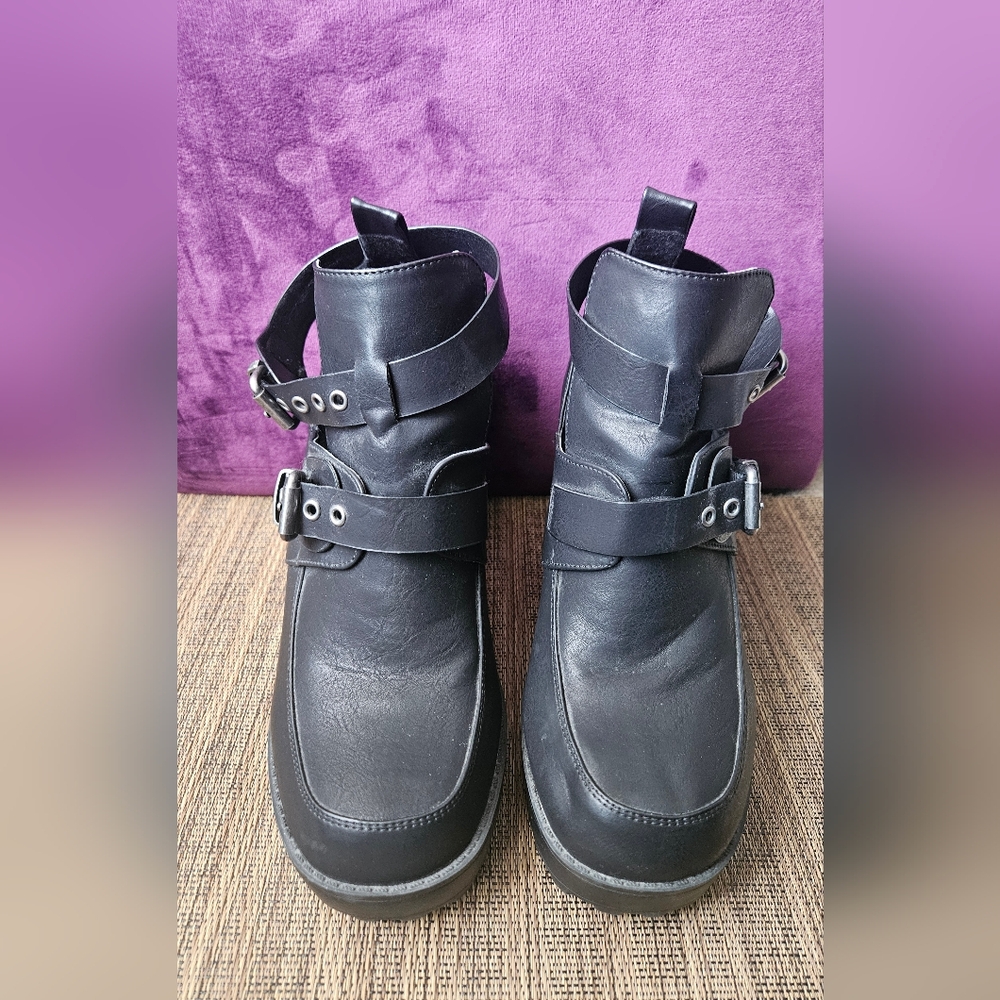 Torrid Black Buckle Ankle Boots Size 9.5 Wide Chunky Heel Lug Sole